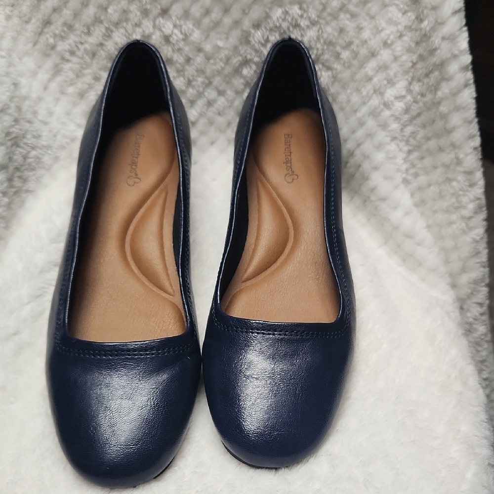 Baretraps Size 8 Navy